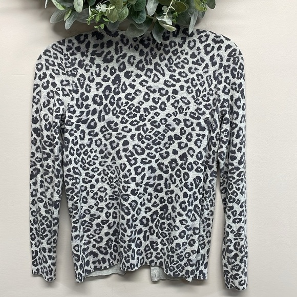 Old Navy Stretch Cardigan Long Sleeve Grey Animal Leopard Print S - Picture 2 of 16